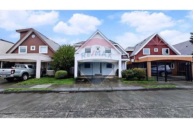 Amplia y luminosa casa en venta en barrio inglés