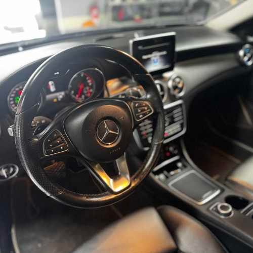 mercedes benz GLA 200