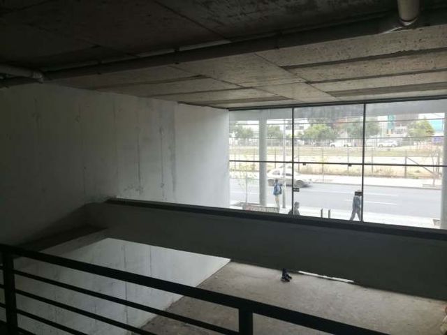 GRAN LOCAL COMERCIAL VIANA FRENTE A METRO VIÑA