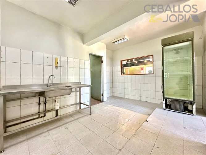 LOCAL COMERCIAL Avenida Victoria con Ignacio Carrera Pinto