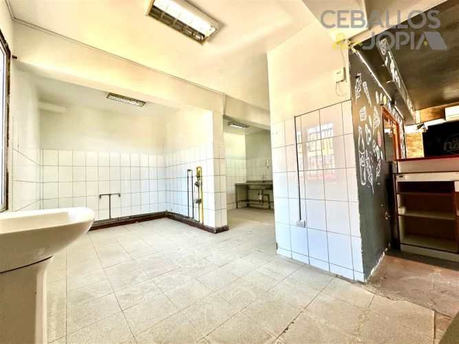 LOCAL COMERCIAL Avenida Victoria con Ignacio Carrera Pinto