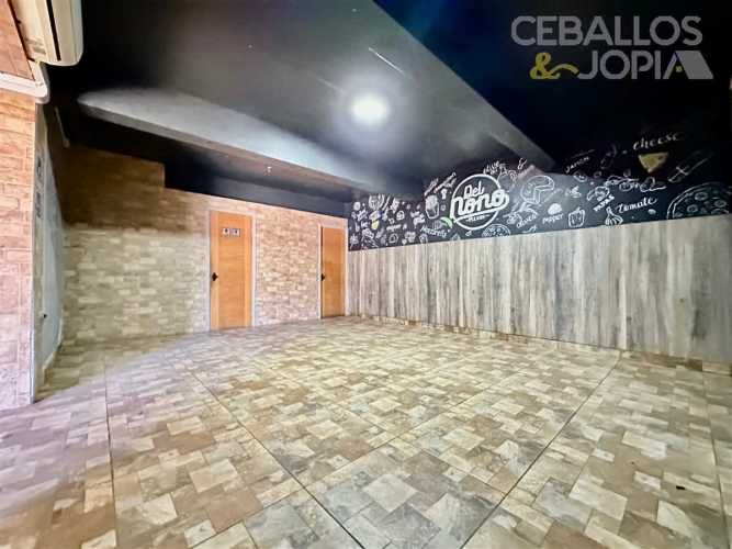 LOCAL COMERCIAL Avenida Victoria con Ignacio Carrera Pinto