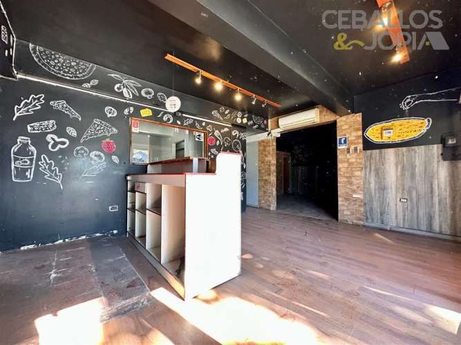 LOCAL COMERCIAL Avenida Victoria con Ignacio Carrera Pinto