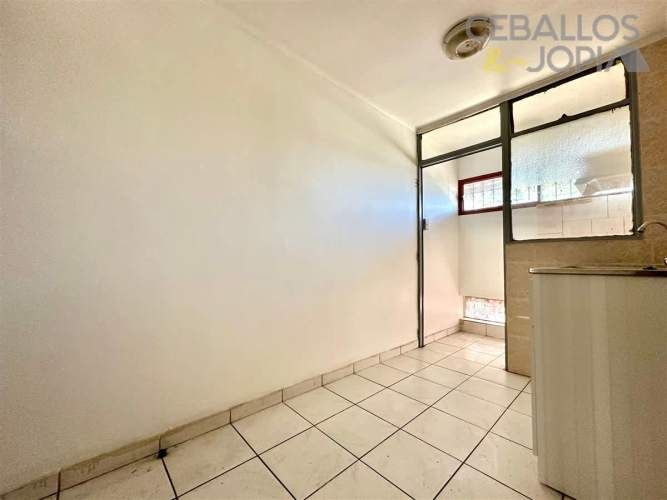 LOCAL COMERCIAL Avenida Victoria con Ignacio Carrera Pinto