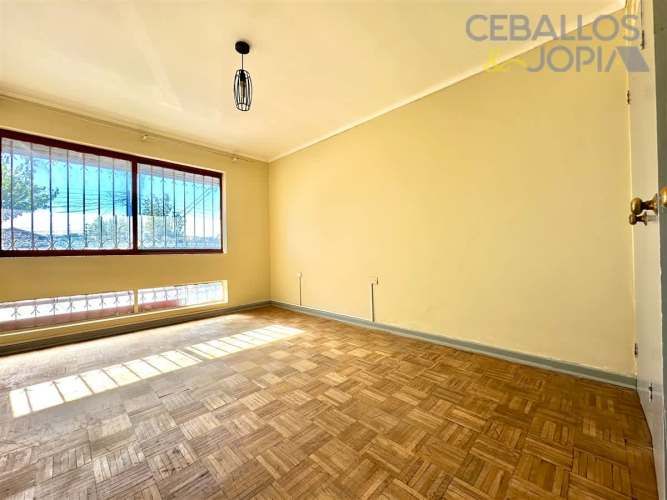 LOCAL COMERCIAL Avenida Victoria con Ignacio Carrera Pinto