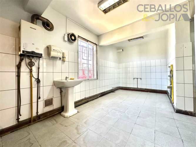 LOCAL COMERCIAL Avenida Victoria con Ignacio Carrera Pinto