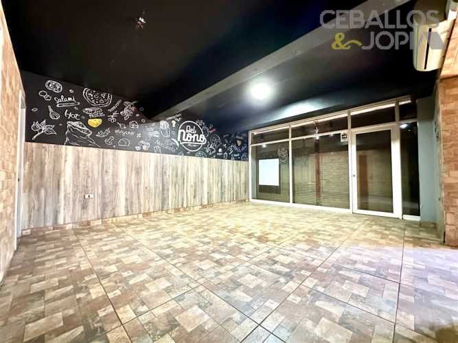 LOCAL COMERCIAL Avenida Victoria con Ignacio Carrera Pinto