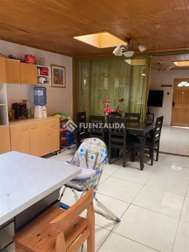 CASA Chiloé/Varas Mena