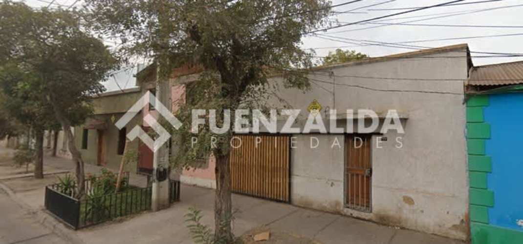 CASA Chiloé/Varas Mena