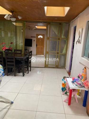 CASA Chiloé/Varas Mena