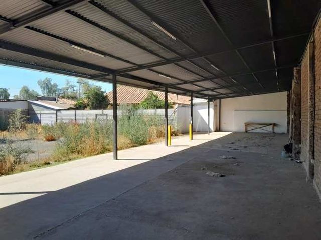 INDUSTRIAL Los Maquis casi esq. Domingo Santa María