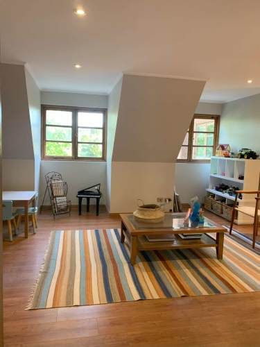 VENTA CASA ESTILO INGLÉS FRENTE AL SANTIAGO COLLEGE, LOS TRAPENSES