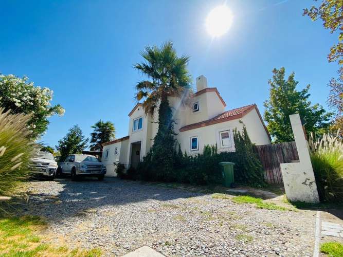 VENTA CASA CONDOMINIO COLEGIO SAN JOSE DE CHICUREO