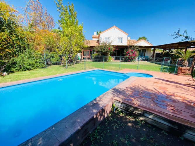 VENTA CASA CONDOMINIO COLEGIO SAN JOSE DE CHICUREO