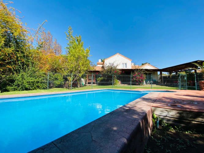 VENTA CASA CONDOMINIO COLEGIO SAN JOSE DE CHICUREO