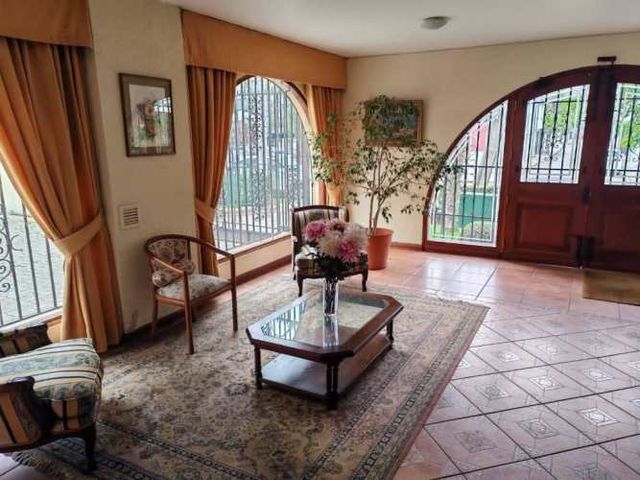 SE VENDE AMPLIO Y CENTRAL DEPARTAMENTO EN VIÑA DEL MAR ,SECTOR PONIENTE 157 mts²