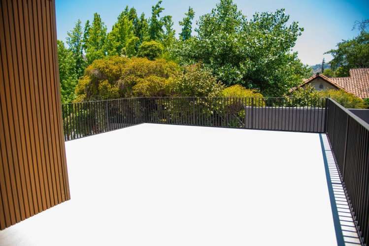 INCREIBLE CASA MINIMALISTA-COLEGIO NEWLAND