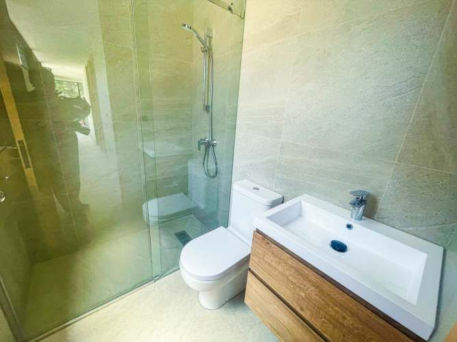 INCREIBLE CASA MINIMALISTA-COLEGIO NEWLAND