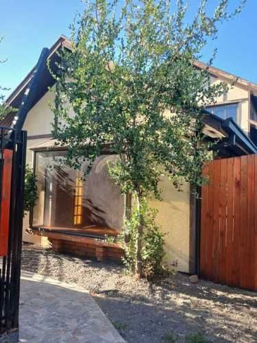 VENDO CASA FRENTE AL JUMBO