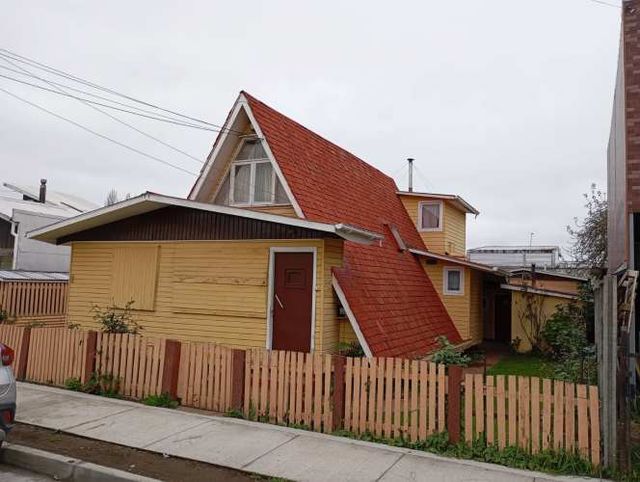 HERMOSA CASA EN VENTA FRUTILLAR