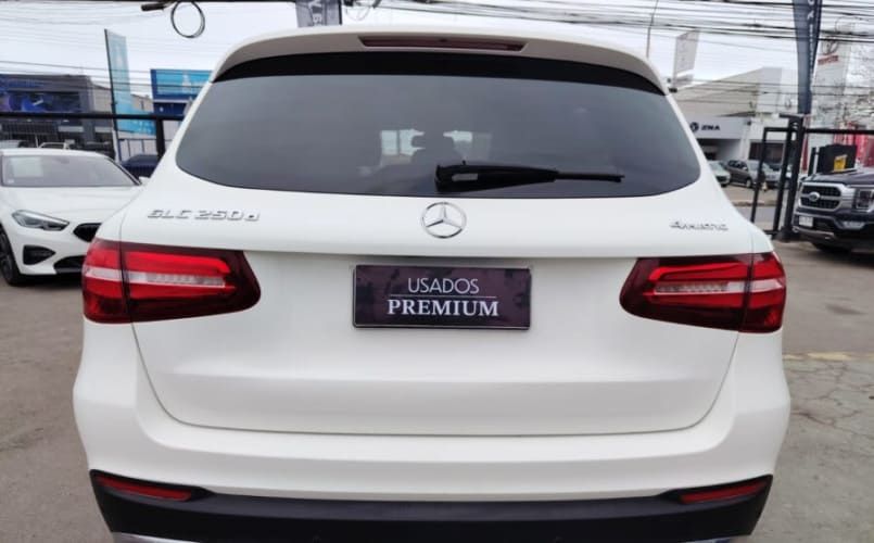 MERCEDES BENZ GLC 250D 2.1 FULL AUT. AÑO 2020