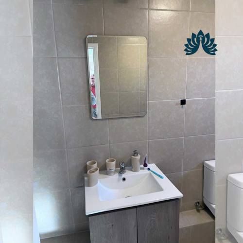 Vive seguro en condominio con piscina (97570)