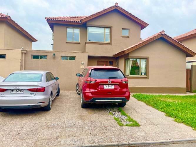 Se arrienda casa Remanso de Chicureo (97610)