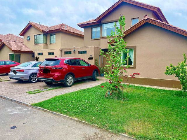 Se arrienda casa Remanso de Chicureo (97610)