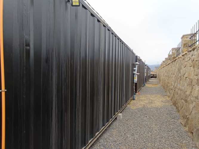 TERRENO CONSTRUCCION TERRENO DE 3298mt2 urbanizado con agua y luz Hermosa vista despejada a la Bahía de la Herradura, con 10 departamentos amoblados para arriendo.