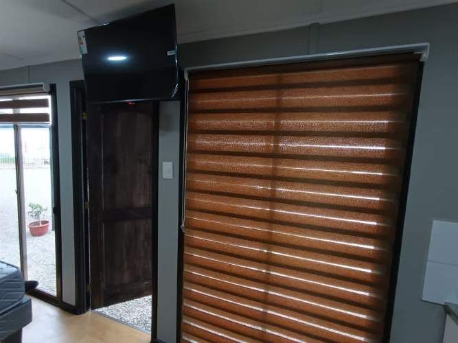 TERRENO CONSTRUCCION TERRENO DE 3298mt2 urbanizado con agua y luz Hermosa vista despejada a la Bahía de la Herradura, con 10 departamentos amoblados para arriendo.