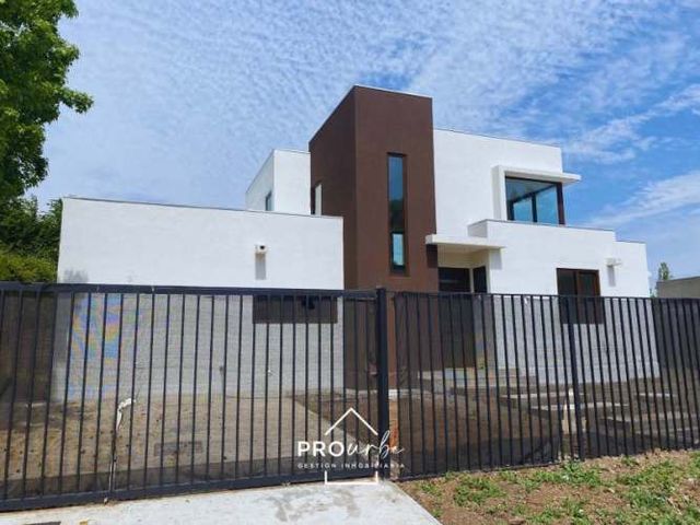 CASA Santa Filomena / Parque Las Brisas