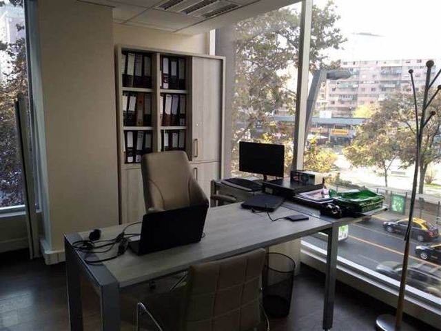 OFICINA Av. Providencia/ Antonio Bellet
