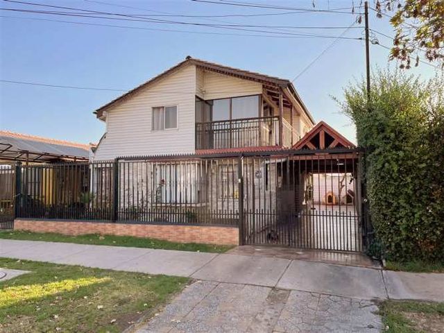 CASA Casa 2 pisos 4 dormitorios 3 baños, 130 m2, Jardín del Este, La Florida