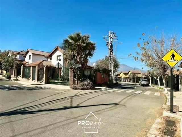 CASA PARQUE ALTO, ACOGEDORA, BUEN ESTADO, BUEN BARRIO