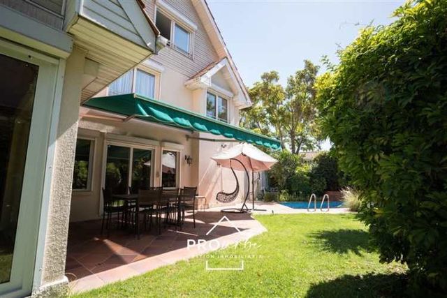 CASA Vichato/Carlos Alvarado