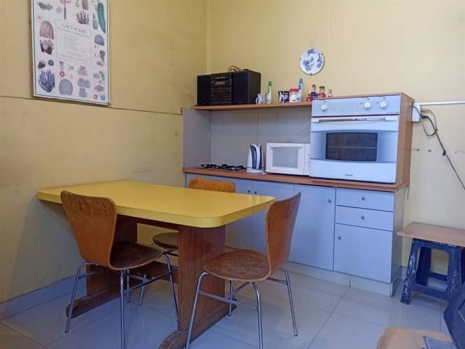 OFICINA Sargento Aldea / Metro Ñuble