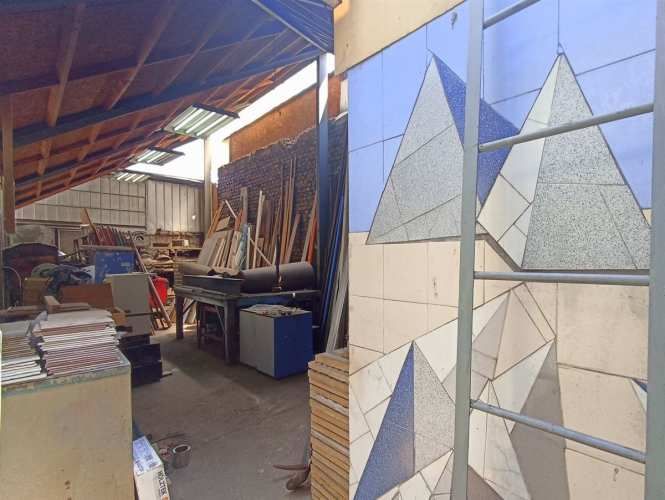 OFICINA Sargento Aldea / Metro Ñuble