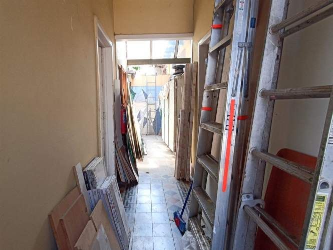 OFICINA Sargento Aldea / Metro Ñuble