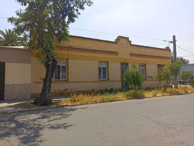 OFICINA Sargento Aldea / Metro Ñuble