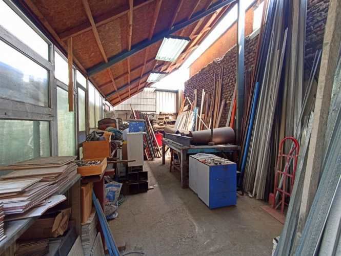 OFICINA Sargento Aldea / Metro Ñuble