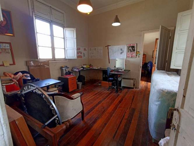 OFICINA Sargento Aldea / Metro Ñuble