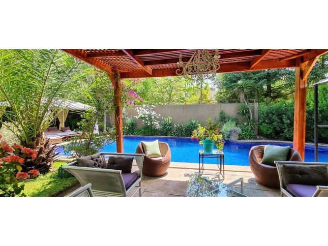 Casa En Venta En Lo Barnechea