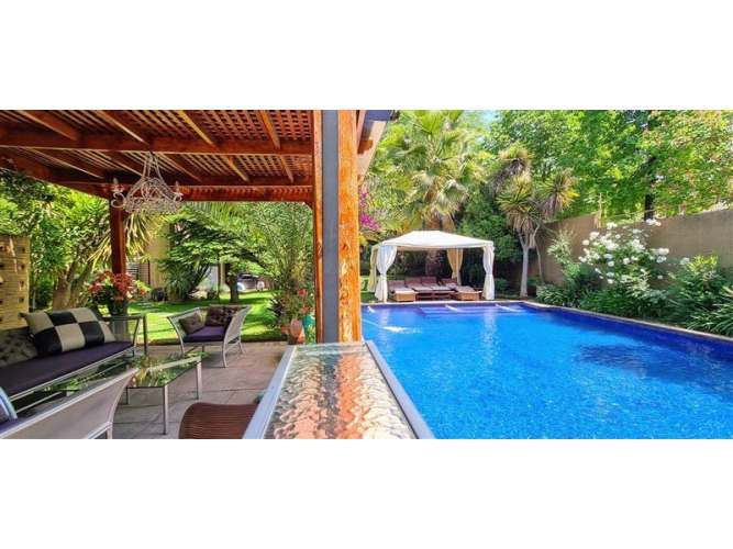 Casa En Venta En Lo Barnechea