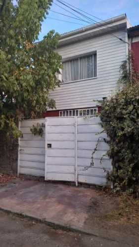 Casa amplia y acogedora en pasaje cerrado ¡No la dejes escapar!