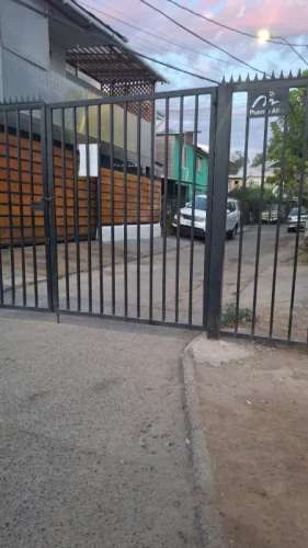 Casa amplia y acogedora en pasaje cerrado ¡No la dejes escapar!