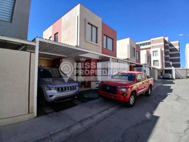 SE VENDE CASA EN CONDOMINIO TRAVESIA DEL DESIERTO, CALAMA