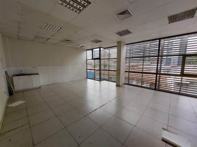 LOCAL COMERCIAL FREIRE 1093