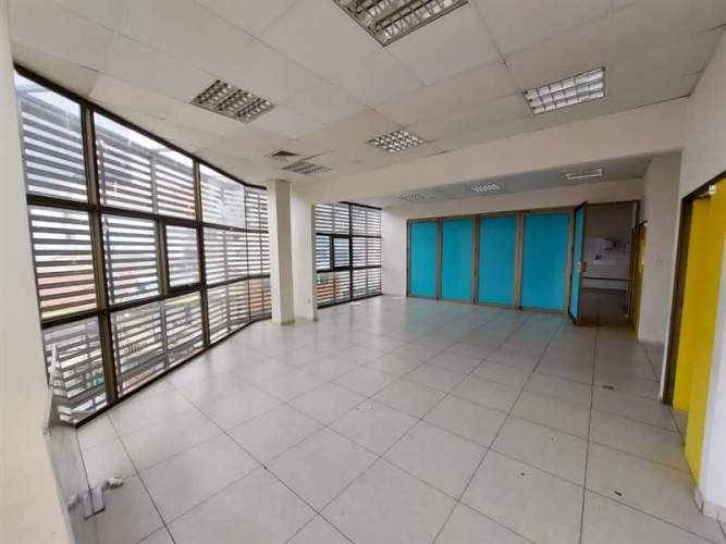 LOCAL COMERCIAL FREIRE 1093