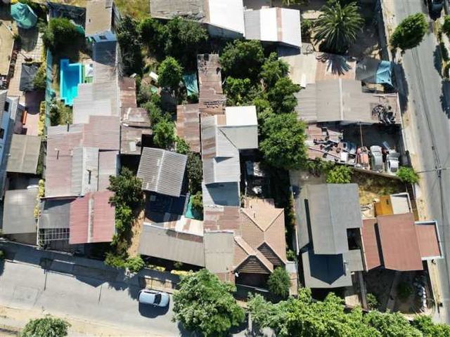 CASA a 50 mts de Av. Valparaíso.