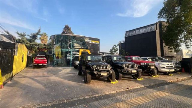 LOCAL COMERCIAL Av. Vitacura / La Aurora